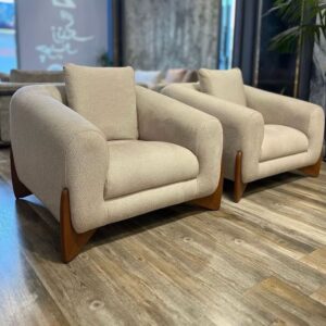 Modern accent chair in Kenya with curved wooden legs – KSh 28,000